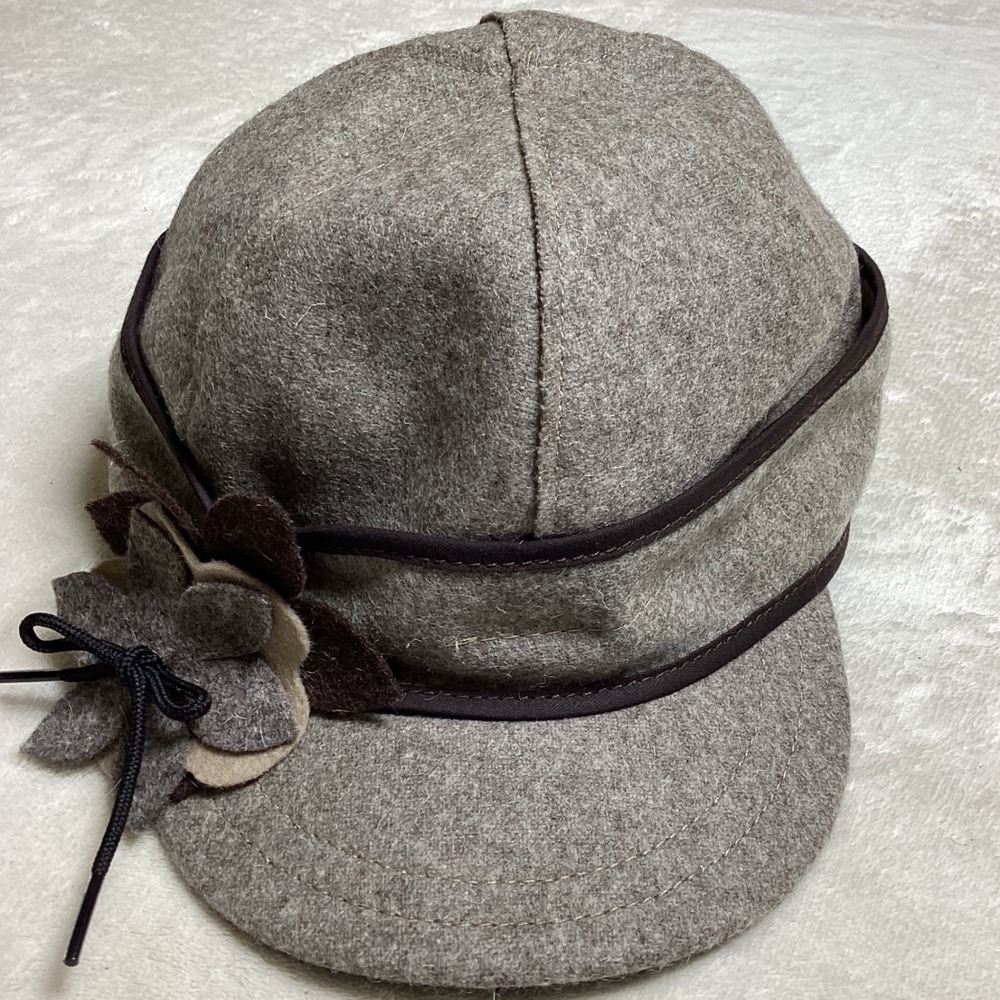 Stormy Kromer Gray Wool Blend Petal Pusher Cap Flower Detail Size 7 1/4